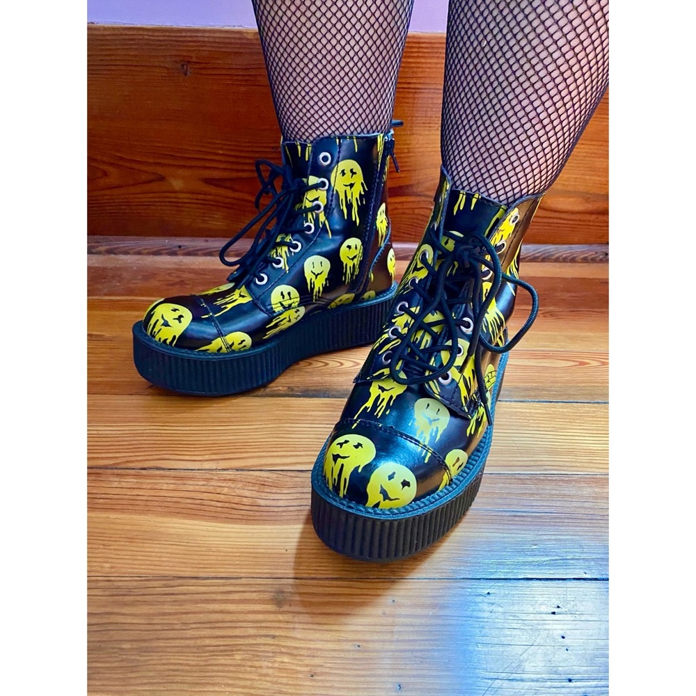 NWOT T.U.K Leather Melting Smiley Creeper Platform Boots - US Size 5